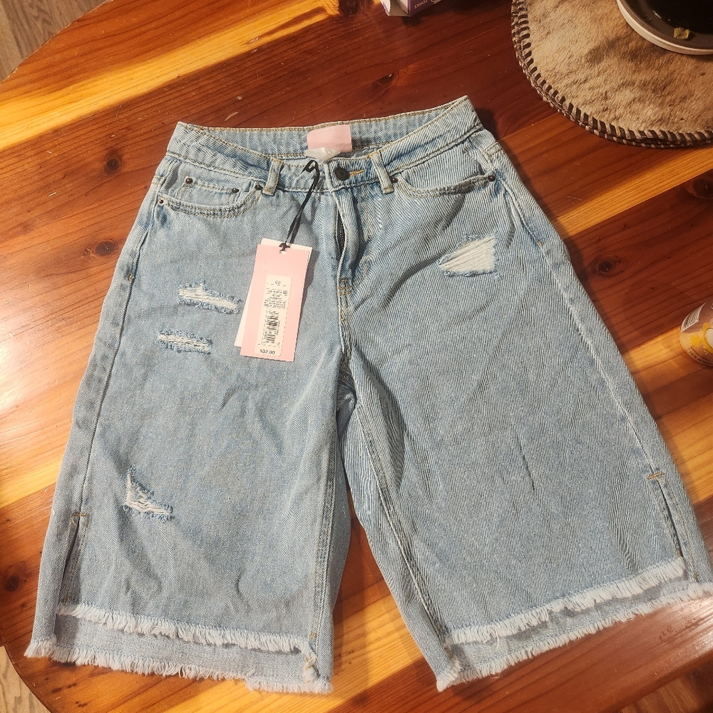 100% cotton bermuda jeans.